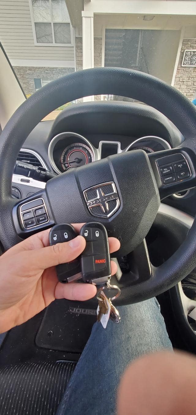 2015 dodge journey keys locked in car