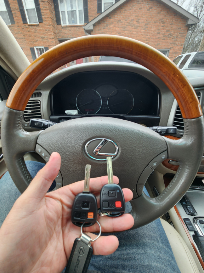 2006 Lexus LX470 Key Replacement in Franklin, TN